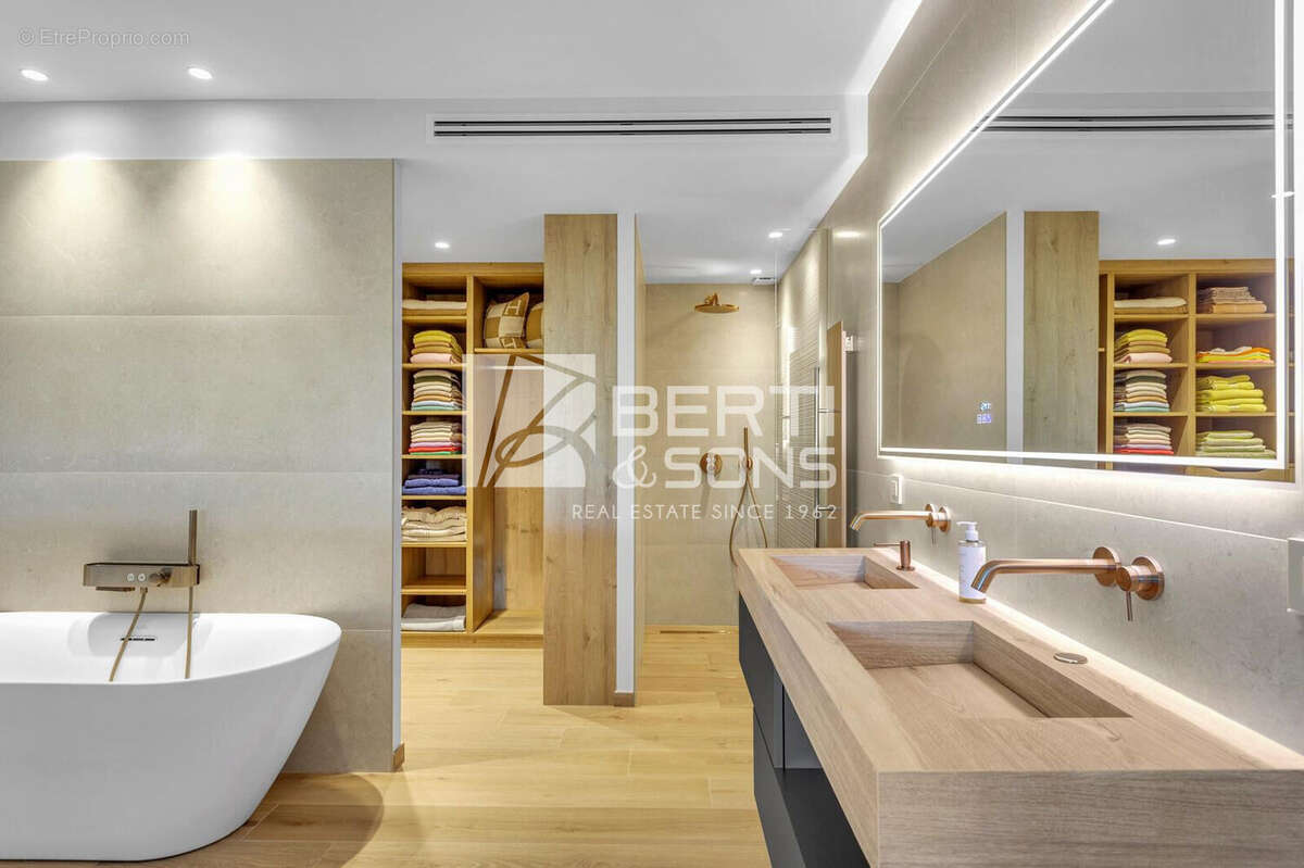 Maison à MANDELIEU-LA-NAPOULE