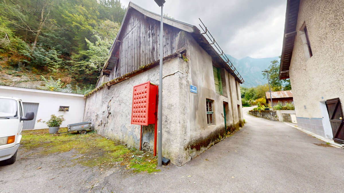 Maison à LIVET-ET-GAVET