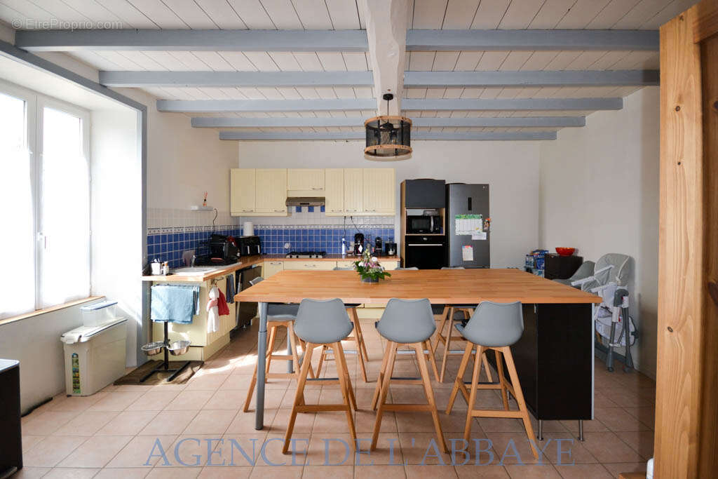 Maison à MONTPELLIER-DE-MEDILLAN