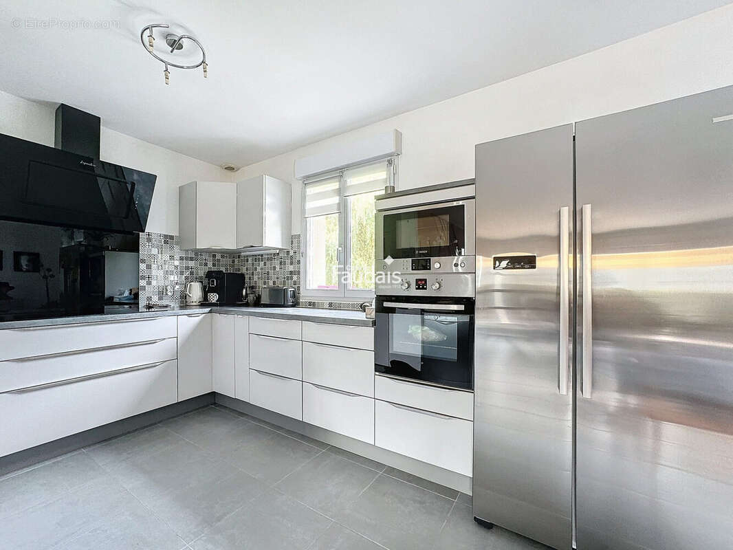 Maison 141 m² à Saint-Germain-Sur-Ay  - photo 4