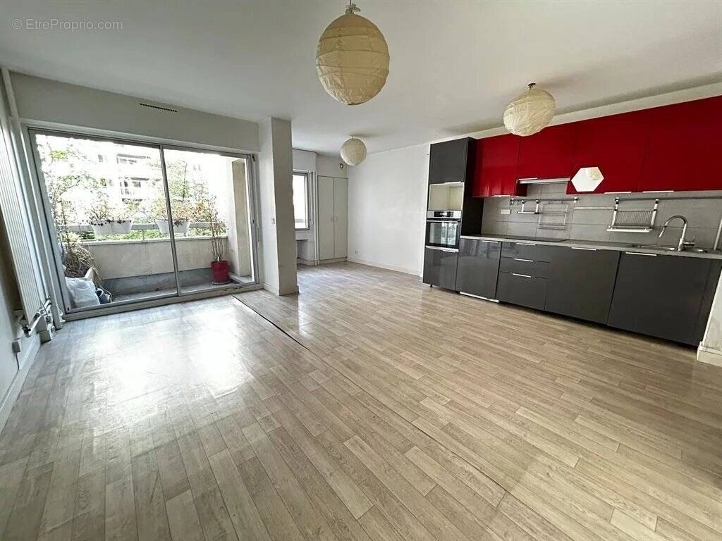 Appartement à PARIS-11E