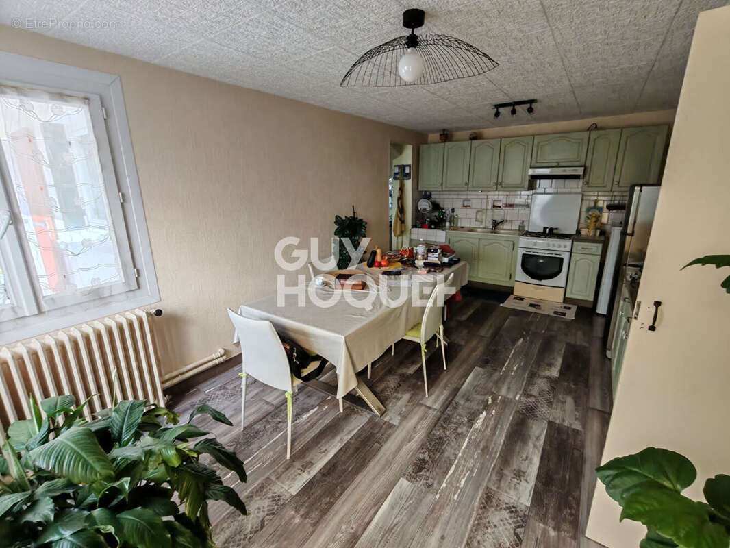 Maison à SAINTE-SAVINE