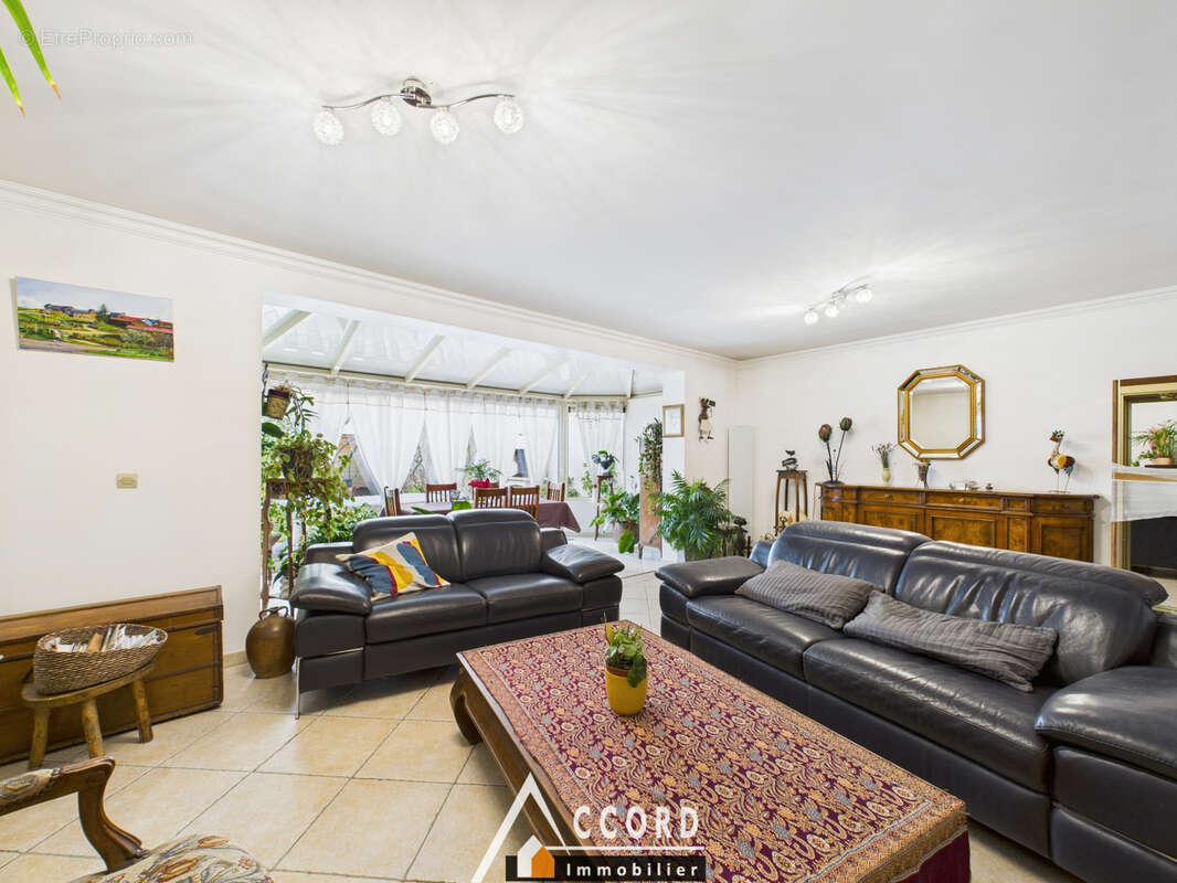 Maison à SARTROUVILLE