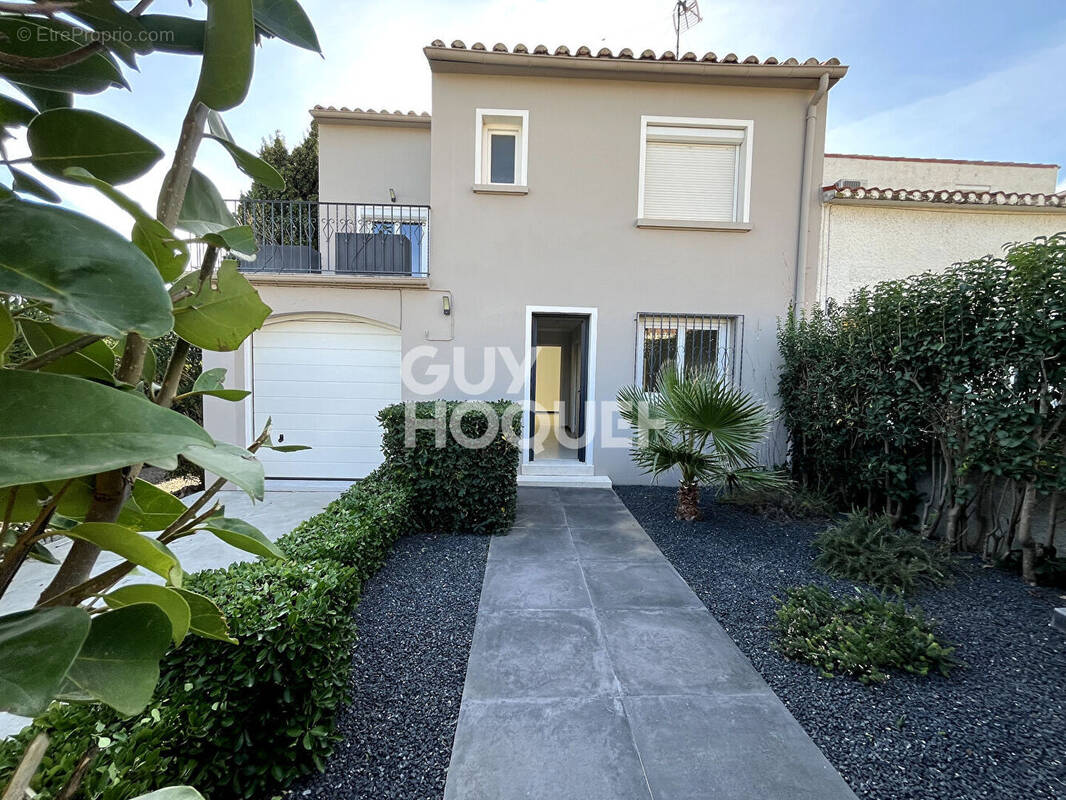 Maison à VILLENEUVE-DE-LA-RAHO