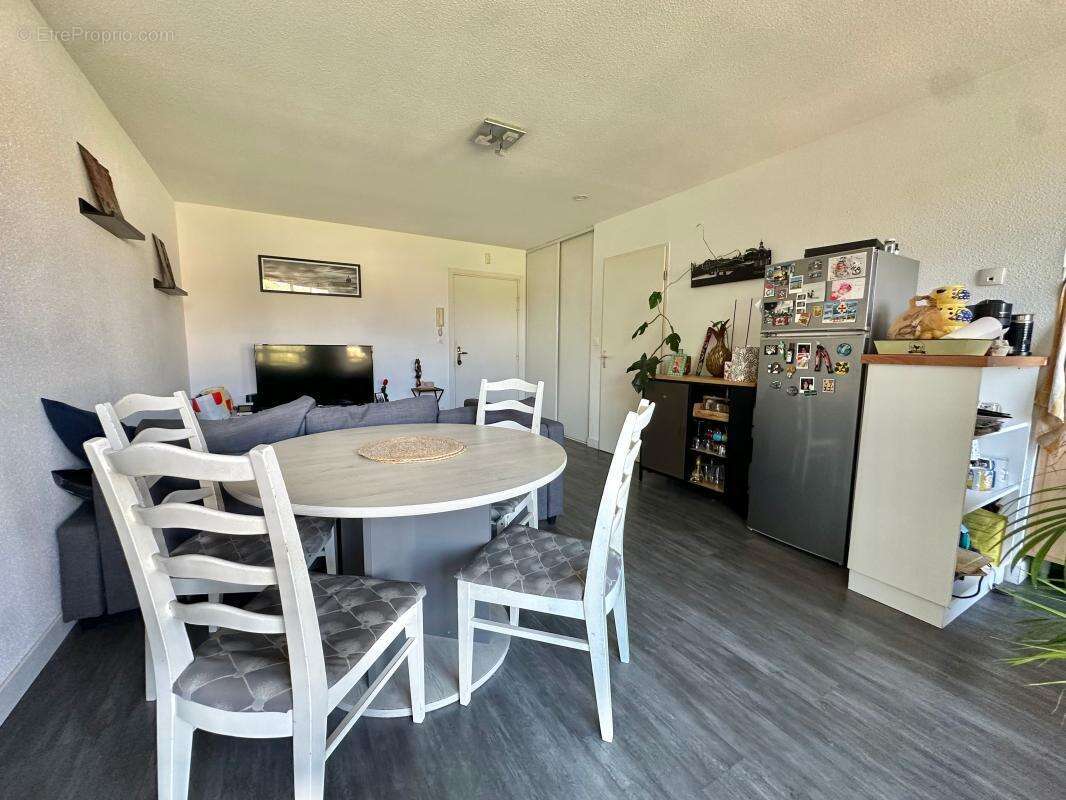 Appartement T2 à vendre dans une résidence sécurisée - Piscine - photo 2