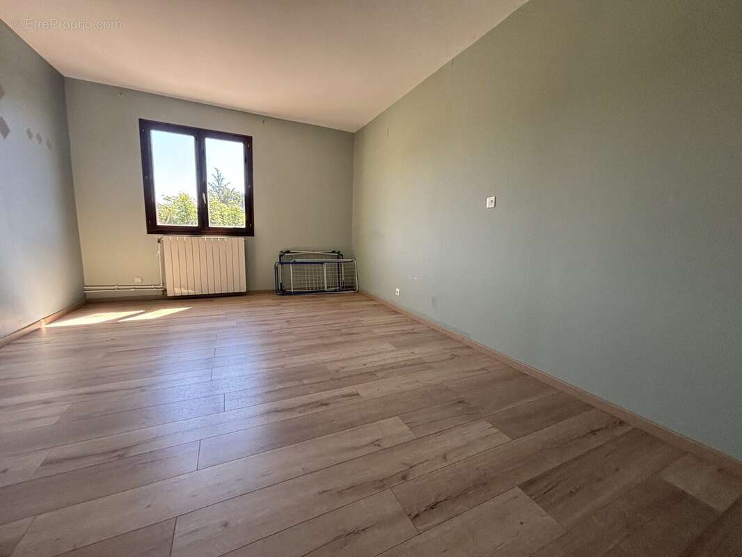 Maison 168 m² à Saint-Paul-Les-Romans  - photo 8