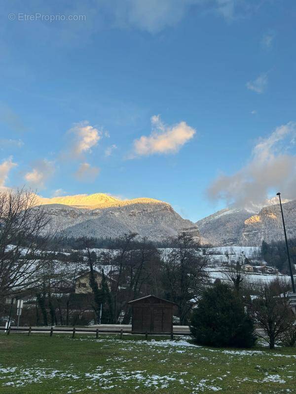 Appartement à POMMIERS-LA-PLACETTE
