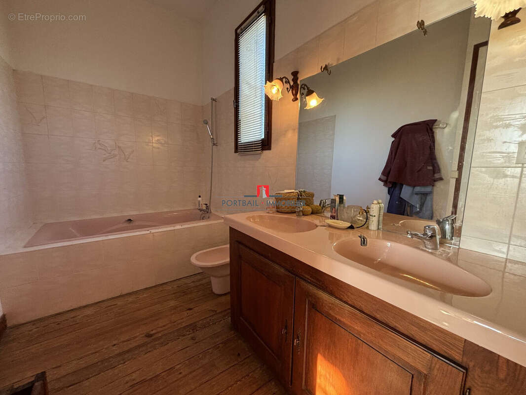 Maison 137 m² à Montagne  - photo 7