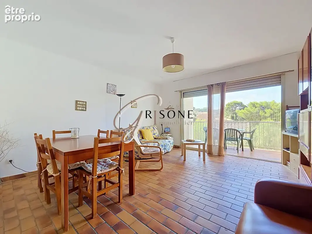 Appartement à SIX-FOURS-LES-PLAGES