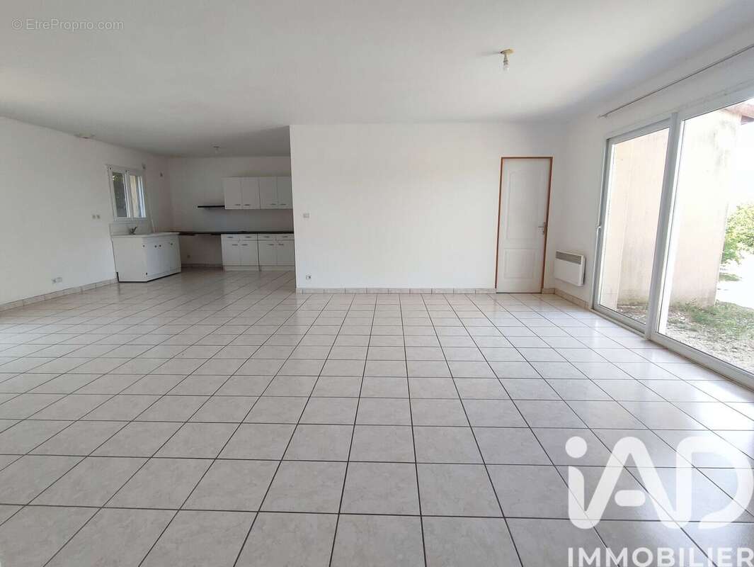 Photo 5 - Maison à CHIVES