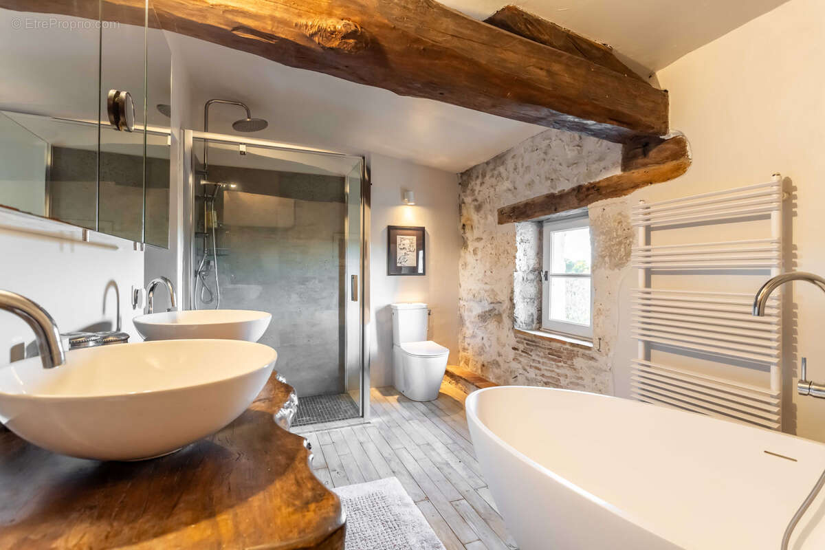 Maison à SAINTE-COLOMBE-DE-VILLENEUVE