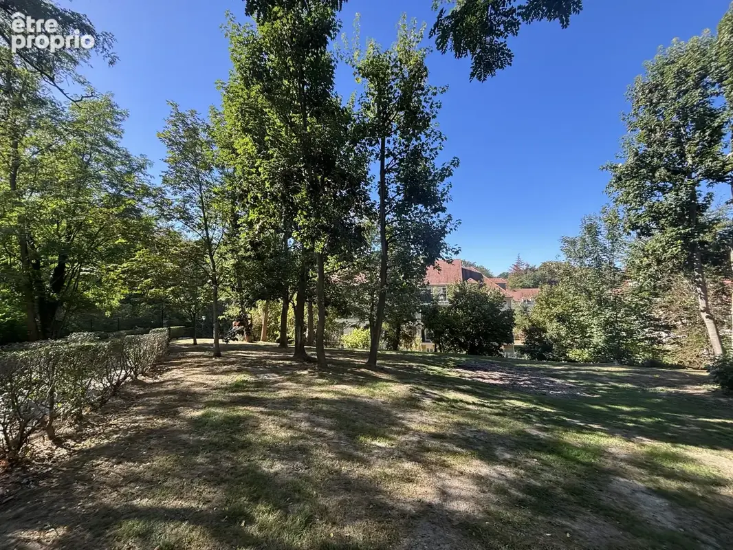 Photo Appartement à Fontenay-Le-Fleury au prix de 262 500€