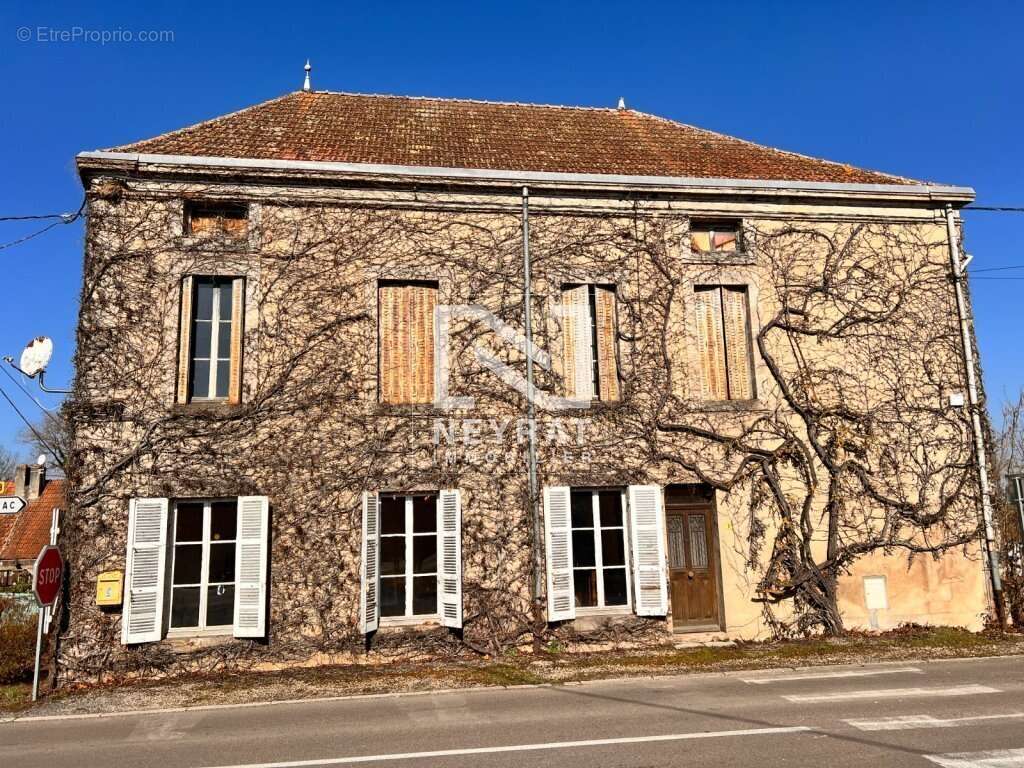 Maison à EPINAC