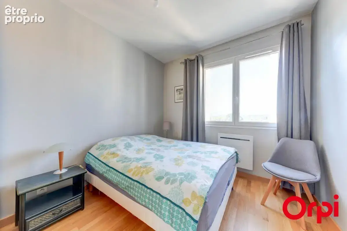 CALUIRE CENTRE BOURG - T3 de 58 m² avec vue dégagée - photo 11