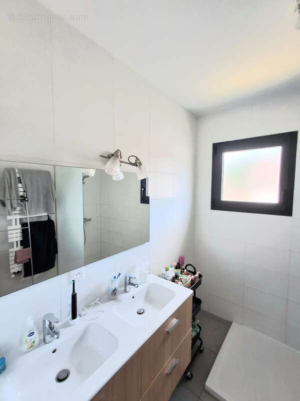 Appartement à OULLINS