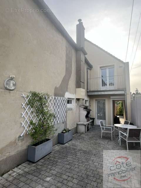 Maison à DOURDAN