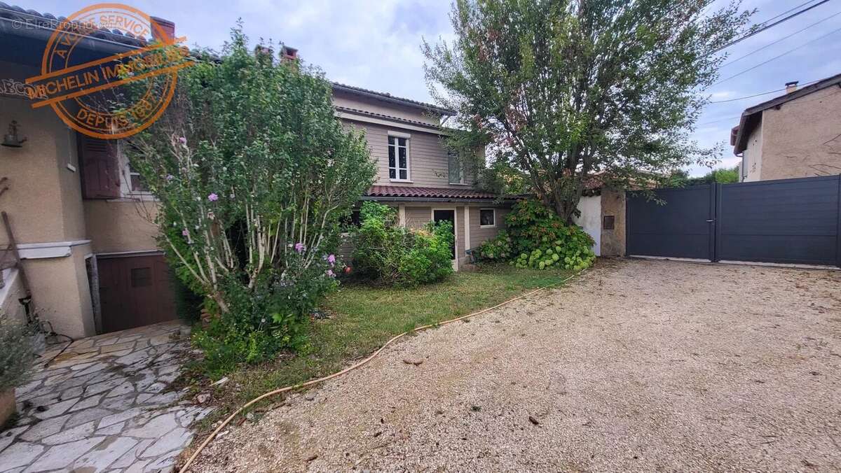 Maison à FLEURIEUX-SUR-L&#039;ARBRESLE