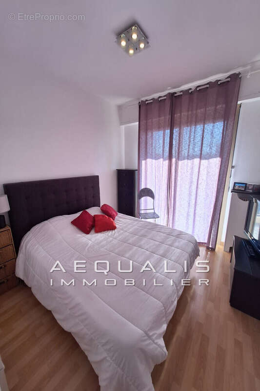 Appartement à SAINT-LAURENT-DU-VAR