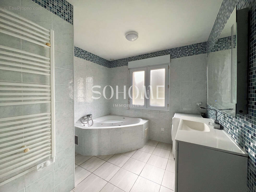 Appartement à BEZANNES