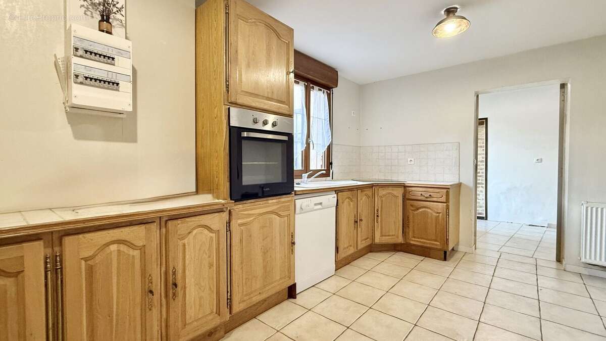 Maison à BONNETABLE