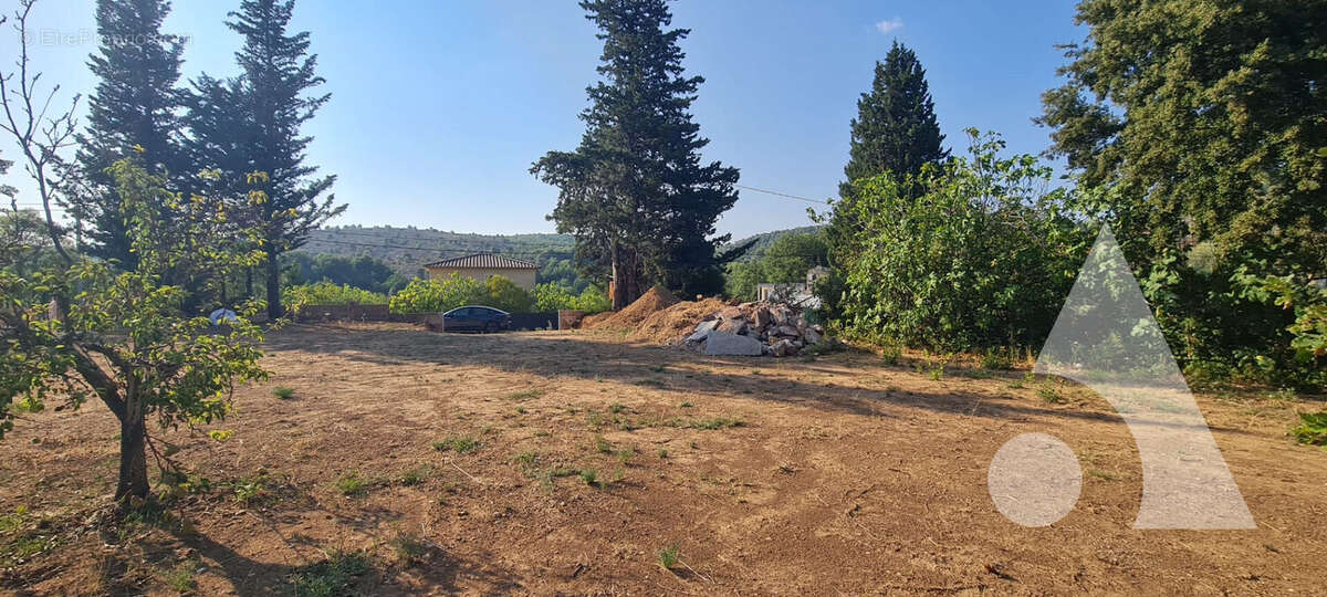 Terrain viabilisé de 853m² le défend PERMIS accepté et purgé pour une villa de 103m² - photo 8