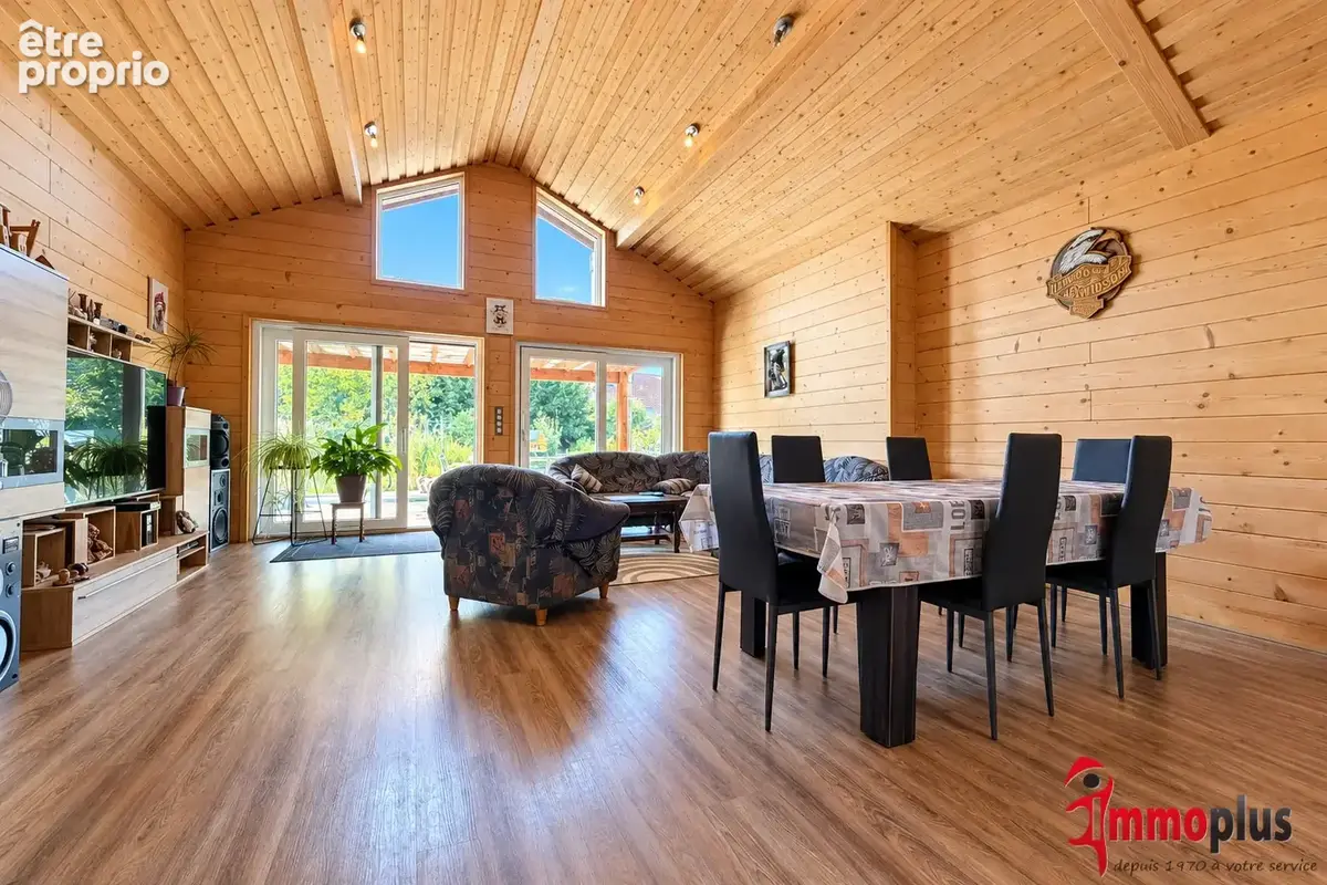 Un bien atypique aux allures de chalet, au cœur de Hombourg ! - photo 2
