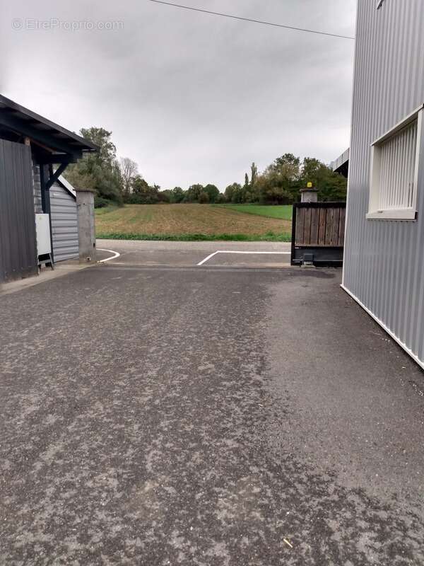 Locaux d'activités et bureaux loués à vendre SAINT JEOIRE PRIEURE (73) - photo 13