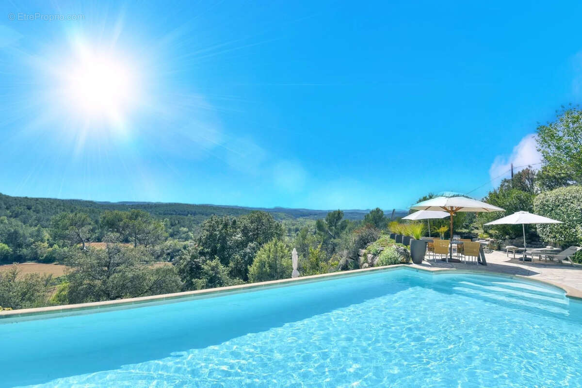 Maison à ENTRECASTEAUX