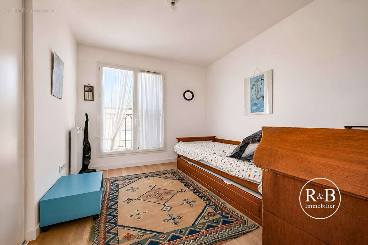 Appartement à LES CLAYES-SOUS-BOIS