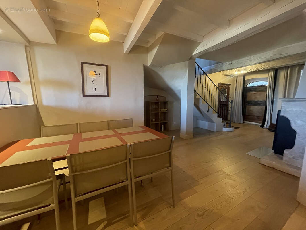 Maison à VAISON-LA-ROMAINE