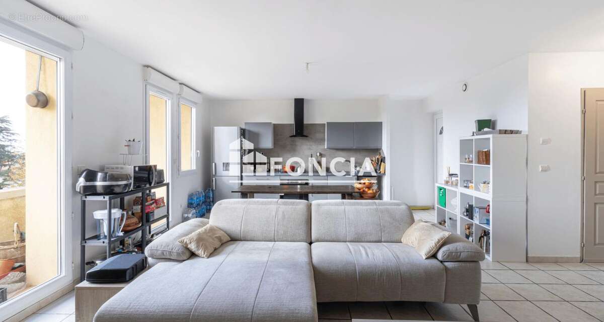 Appartement à PORT-DE-BOUC