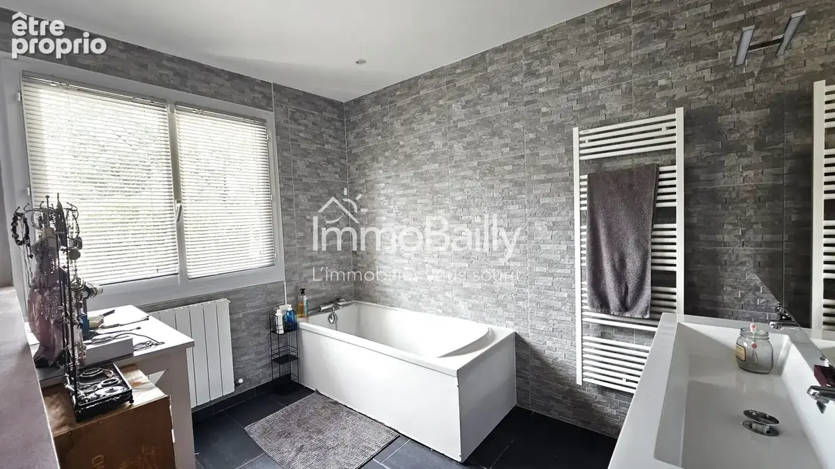  Maison à vendre à Léognan avec piscine et jardin - photo 10