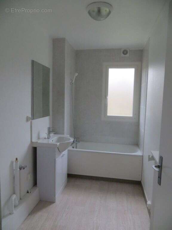 Appartement à EPERNON