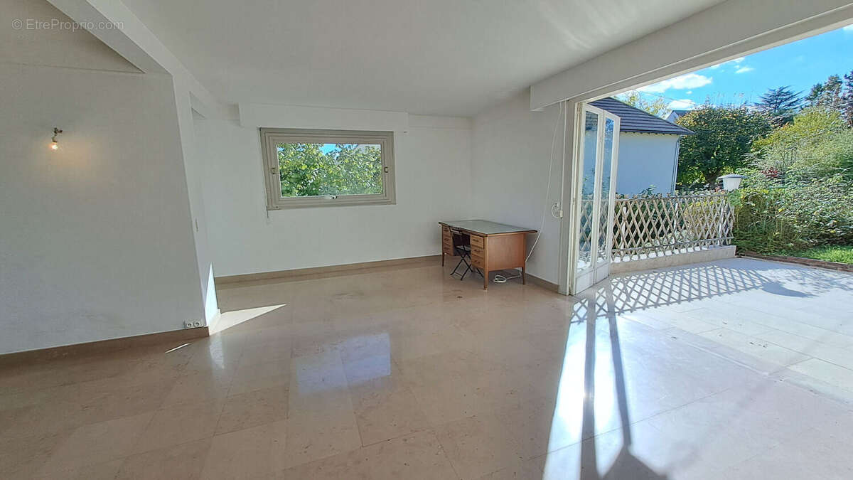 Maison à SAINT-REMY-LES-CHEVREUSE