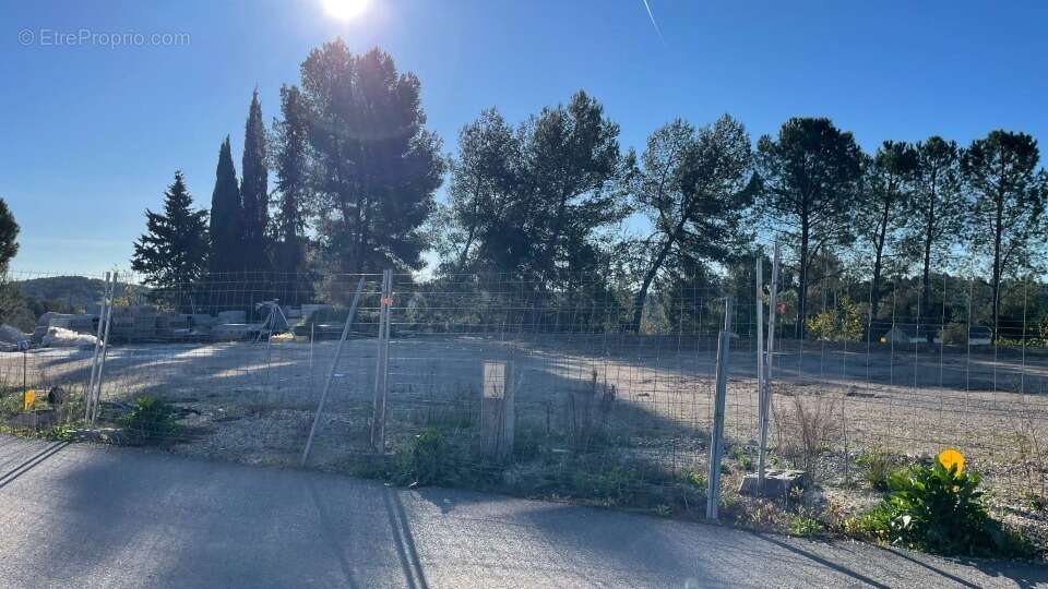 Terrain à COMBAILLAUX