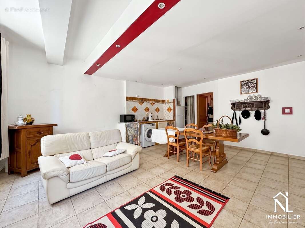 Appartement à SIGNES