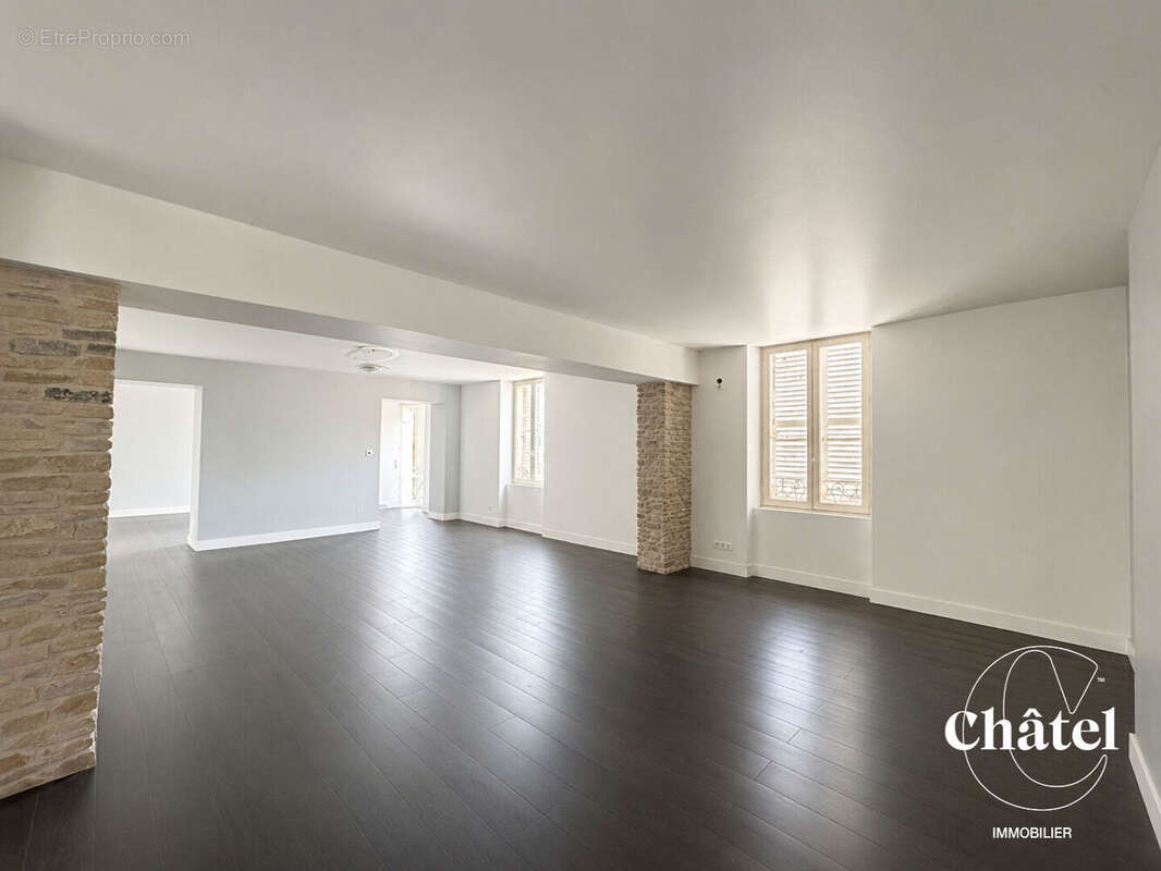Proche Nanteuil le Haudouin - Ensemble immobilier et dépendances - Travaux - photo 11
