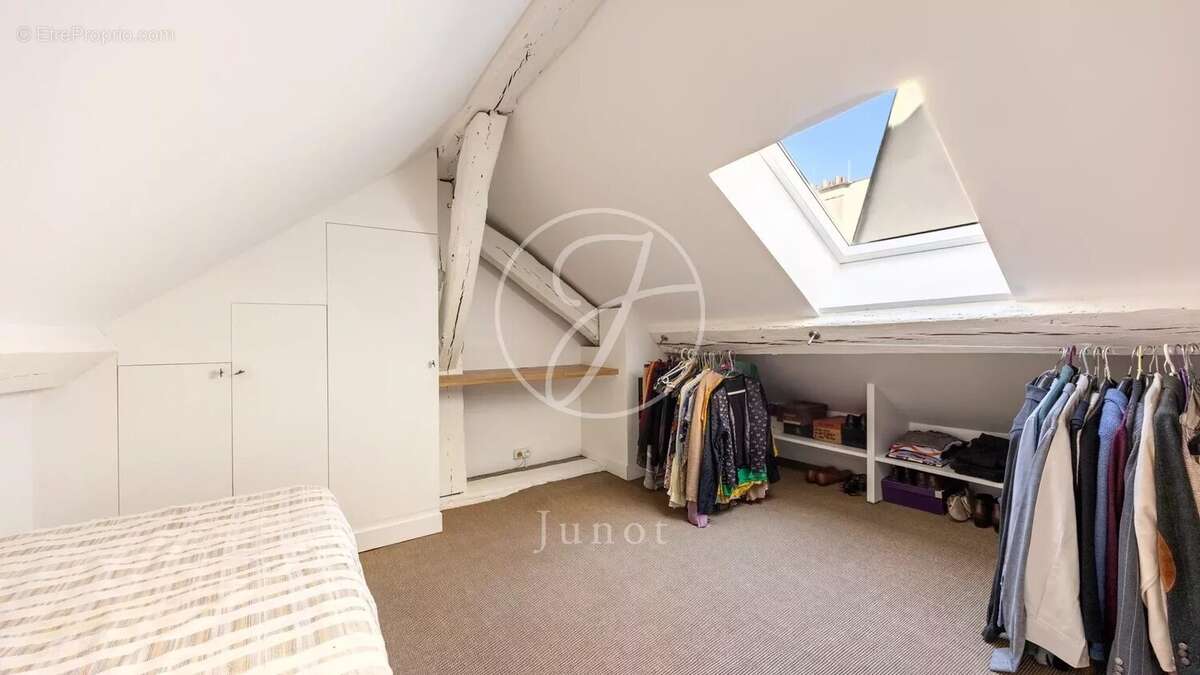 Appartement à PARIS-2E
