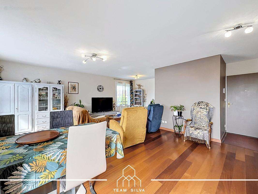 Appartement à TERNAY