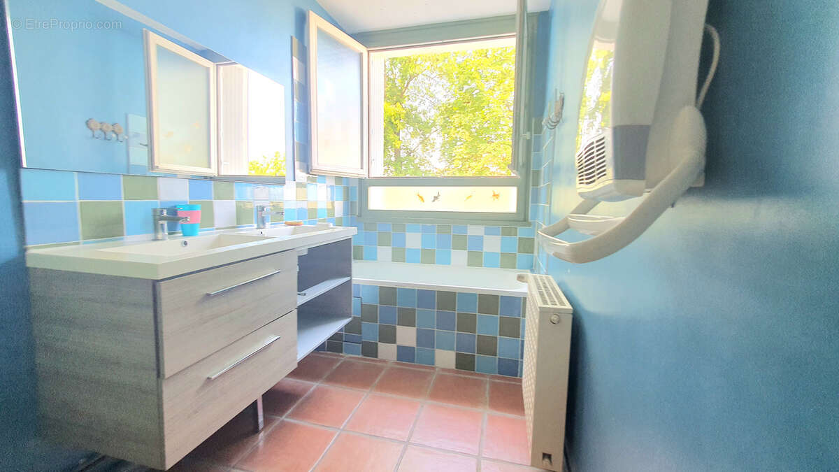 Appartement à YZEURE