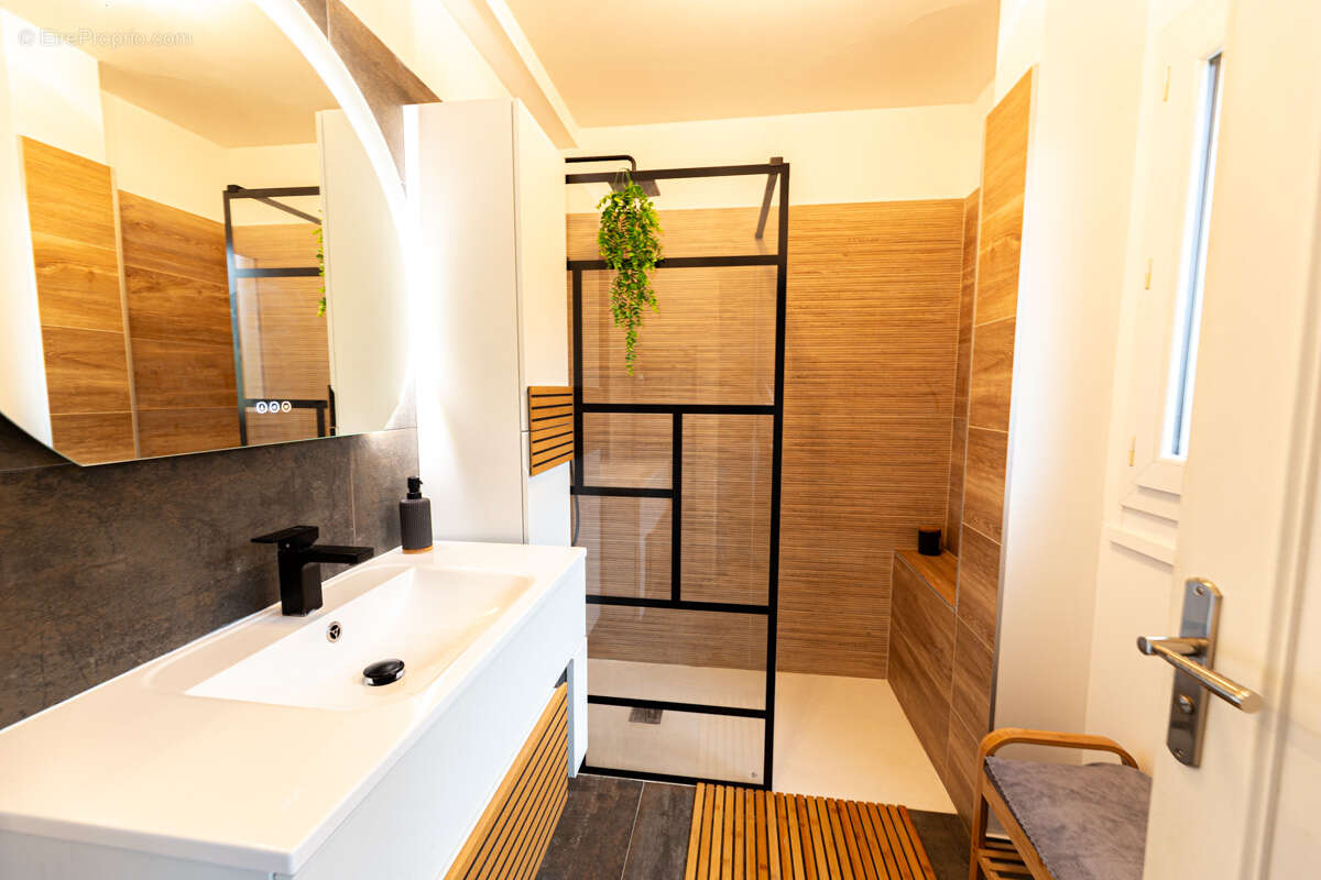 Appartement à MANDELIEU-LA-NAPOULE