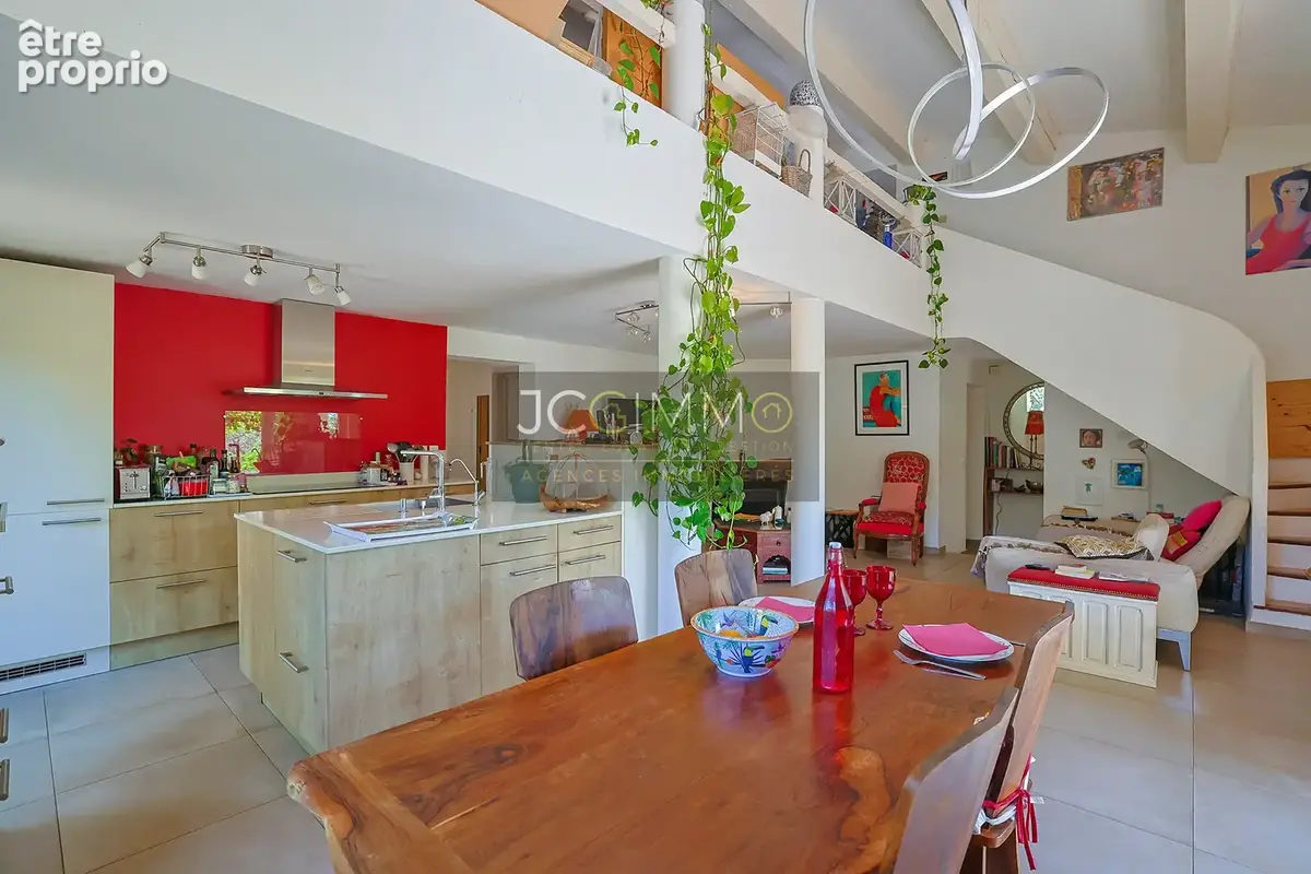 Villa T4 de plain-pied, 125m2 habitables sur 11 799m2 de terrain avec garage de 77m2. - photo 6
