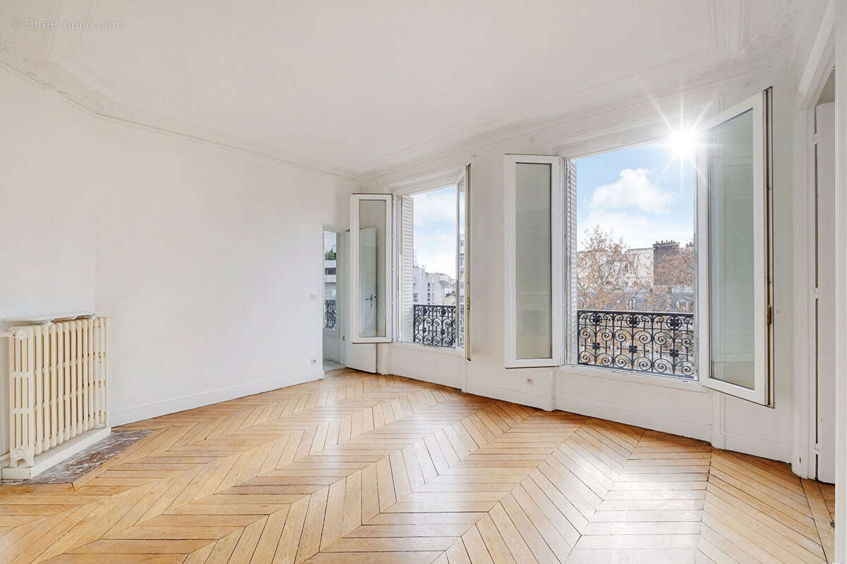 Appartement à PARIS-18E