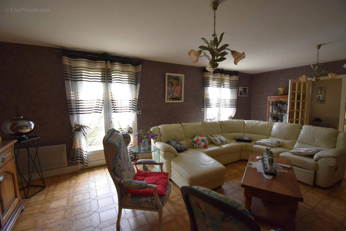 DSC_0011 - Maison à LINARS