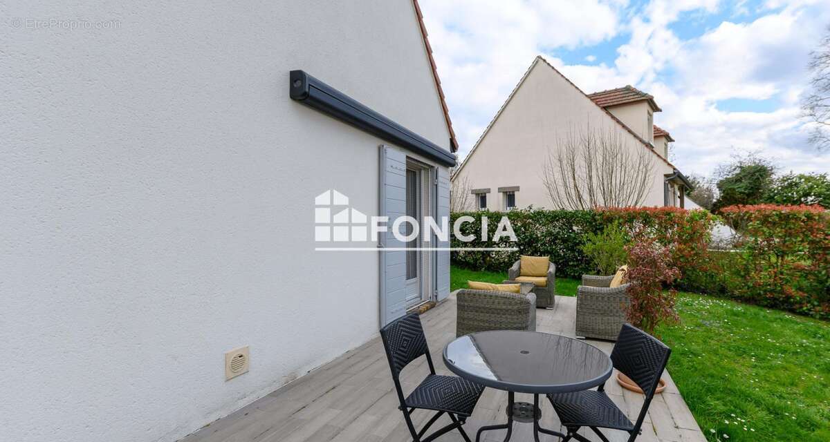 Maison à BUSSY-SAINT-GEORGES