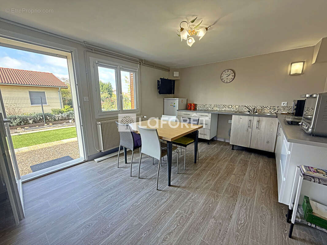 Maison à MONTREVEL-EN-BRESSE