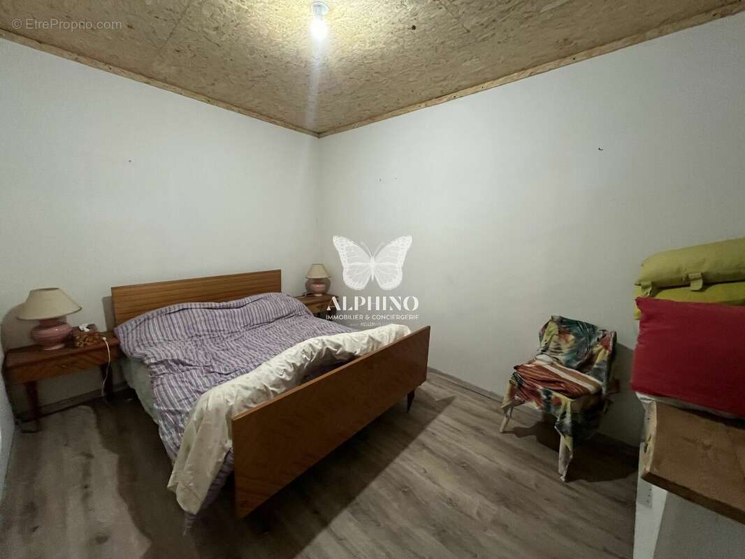 Maison à CHAMPAGNAC-LA-RIVIERE