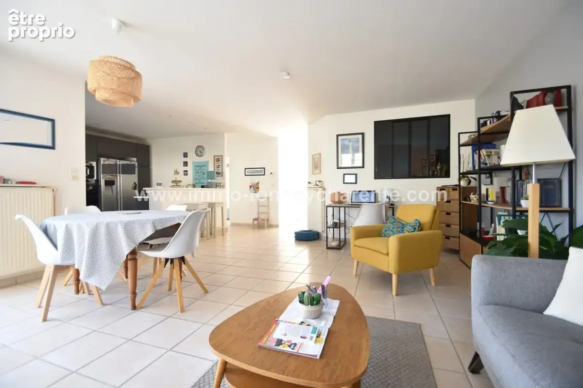 Maison 4 pièces 104 m² à vendre à Tonnay-Charente (17430) - photo 2