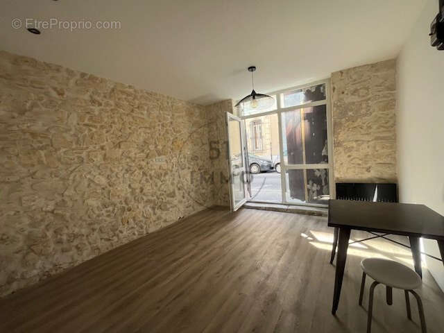Appartement à MARSEILLE-5E