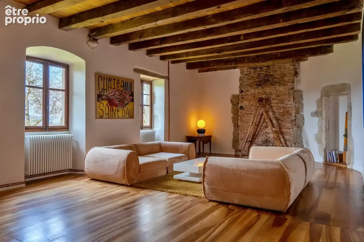 Château entierement renove - photo 11